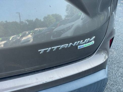 Used 2019 Ford Edge Titanium FWD image 26