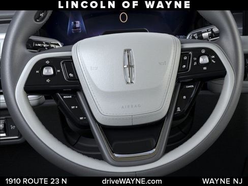New 2025 Lincoln Aviator AWD image 13