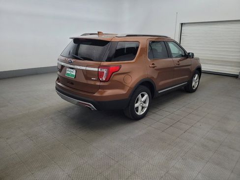 Used 2017 Ford Explorer XLT w/ Equipment Group 201A AWD/4WD image 9