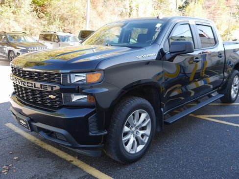 Used 2020 Chevrolet Silverado 1500 Custom w/ Custom Value Package image 4