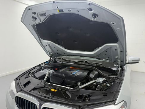 Used 2019 BMW 530e w/ Convenience Package image 54