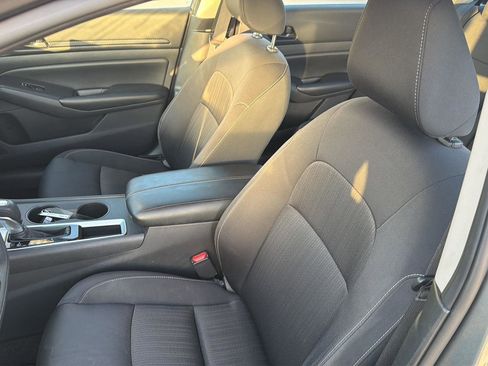 Used 2024 Nissan Altima 2.5 S FWD image 28