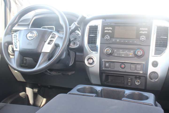 Used 2017 Nissan Titan SV RWD image 23