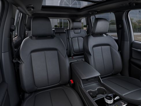 New 2026 Jeep Grand Cherokee Limited w/ Luxury Tech Group II AWD/4WD image 42