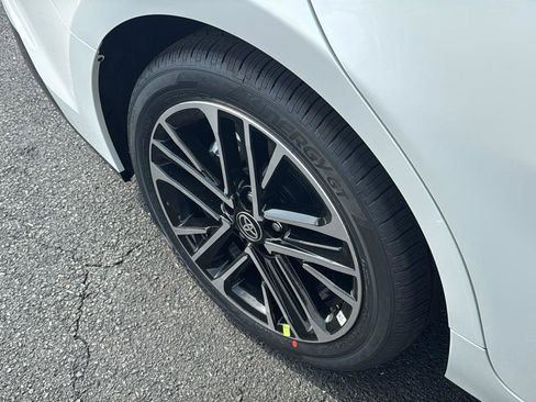 New 2026 Toyota Camry XLE AWD/4WD image 4