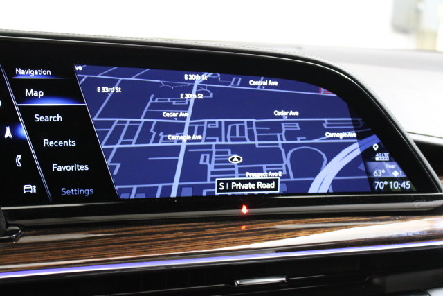 Used 2023 Cadillac Escalade Premium Luxury w/ Performance Package AWD/4WD image 17