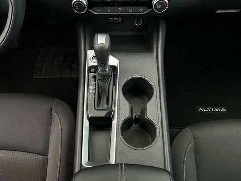 Used 2025 Nissan Altima 2.5 SV image 15
