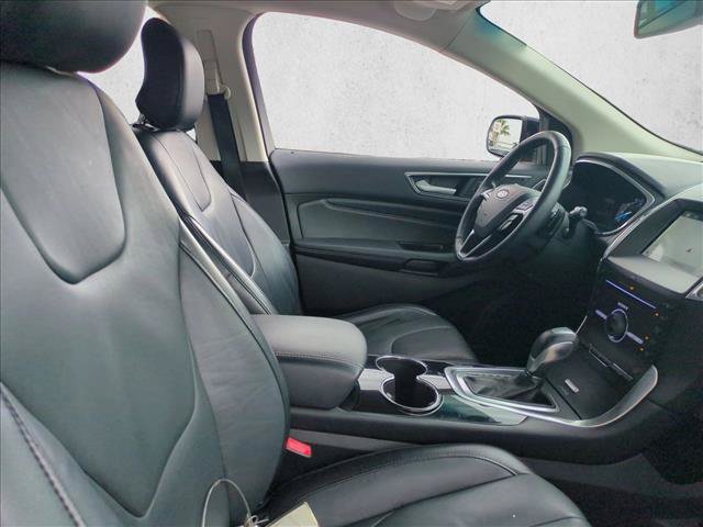 Used 2016 Ford Edge Titanium w/ Technology Package FWD image 21