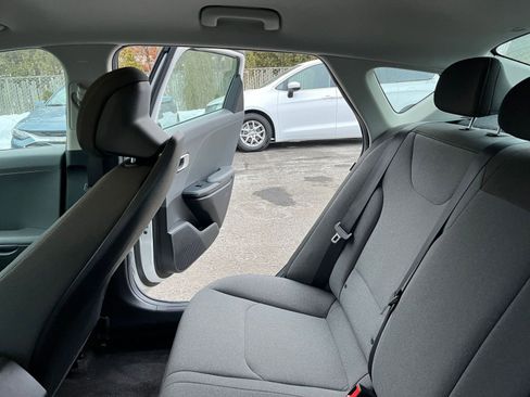 Used 2025 Kia K4 LXS image 39
