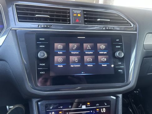 Used 2024 Volkswagen Tiguan SE R-Line FWD image 21