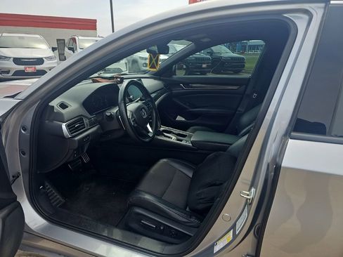 Used 2018 Honda Accord Sport image 16
