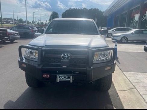 Used 2011 Toyota Tacoma 4x4 Regular Cab image 10