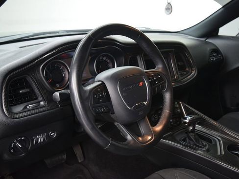 Used 2019 Dodge Challenger SXT image 15
