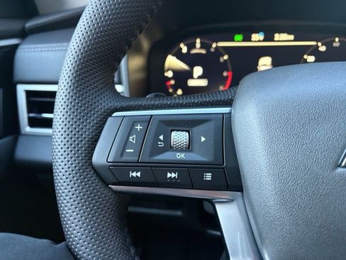 New 2026 Mitsubishi Outlander SE image 16