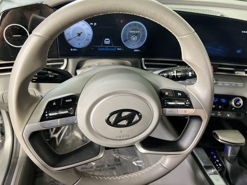 Used 2023 Hyundai Elantra SEL w/ Convenience Package image 11