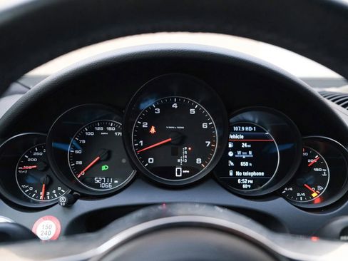 Used 2016 Porsche Cayenne image 36