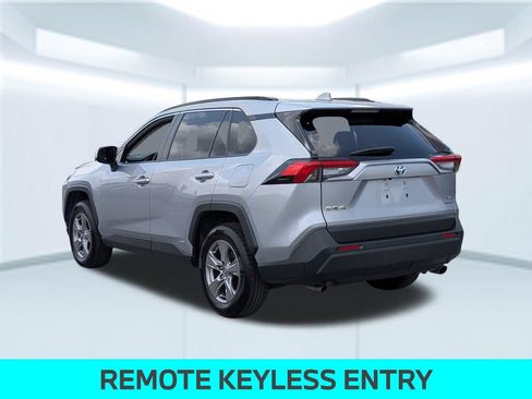 Used 2024 Toyota RAV4 XLE AWD/4WD image 4