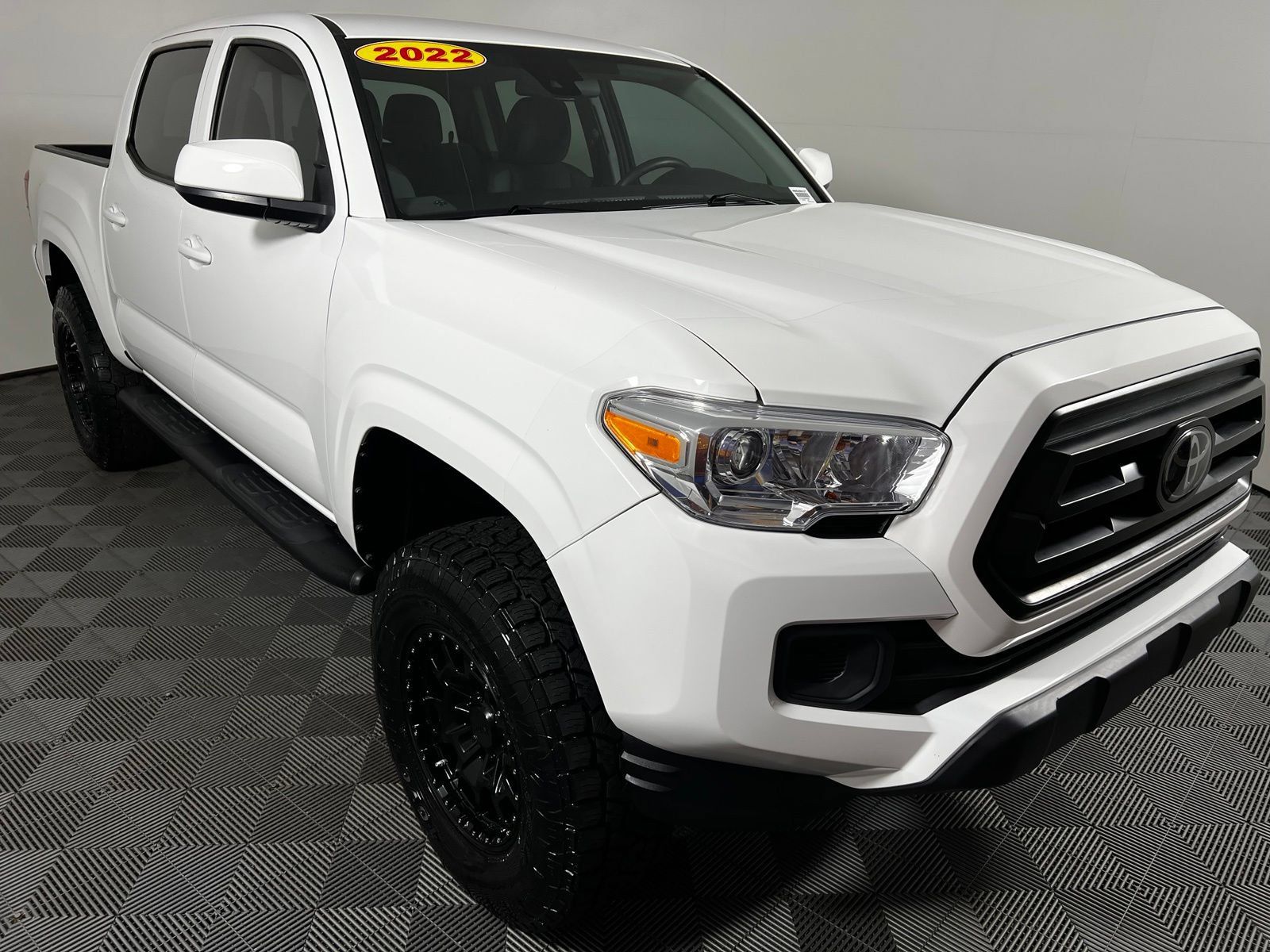Used 2022 Toyota Tacoma SR AWD/4WD image 3