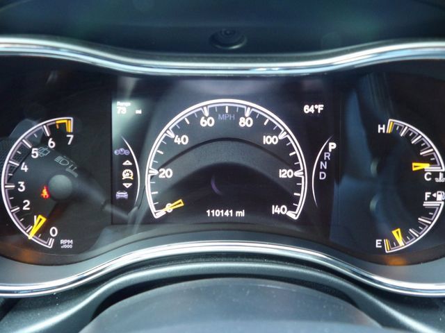 Used 2020 Jeep Grand Cherokee Laredo AWD/4WD image 14