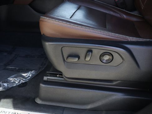 Used 2021 Chevrolet Suburban High Country w/ Premium Package image 21