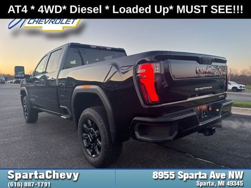 Used 2024 GMC Sierra 2500 AT4 image 5