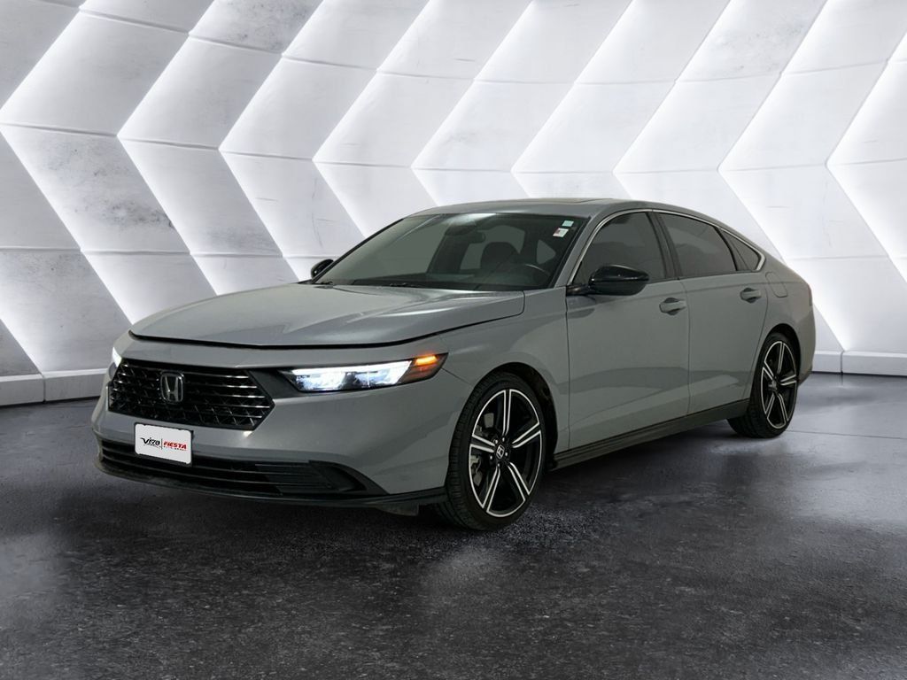 Used 2024 Honda Accord Sport image 3