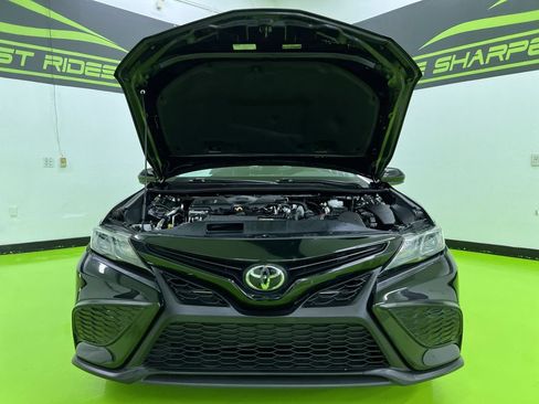 Used 2021 Toyota Camry SE FWD image 4