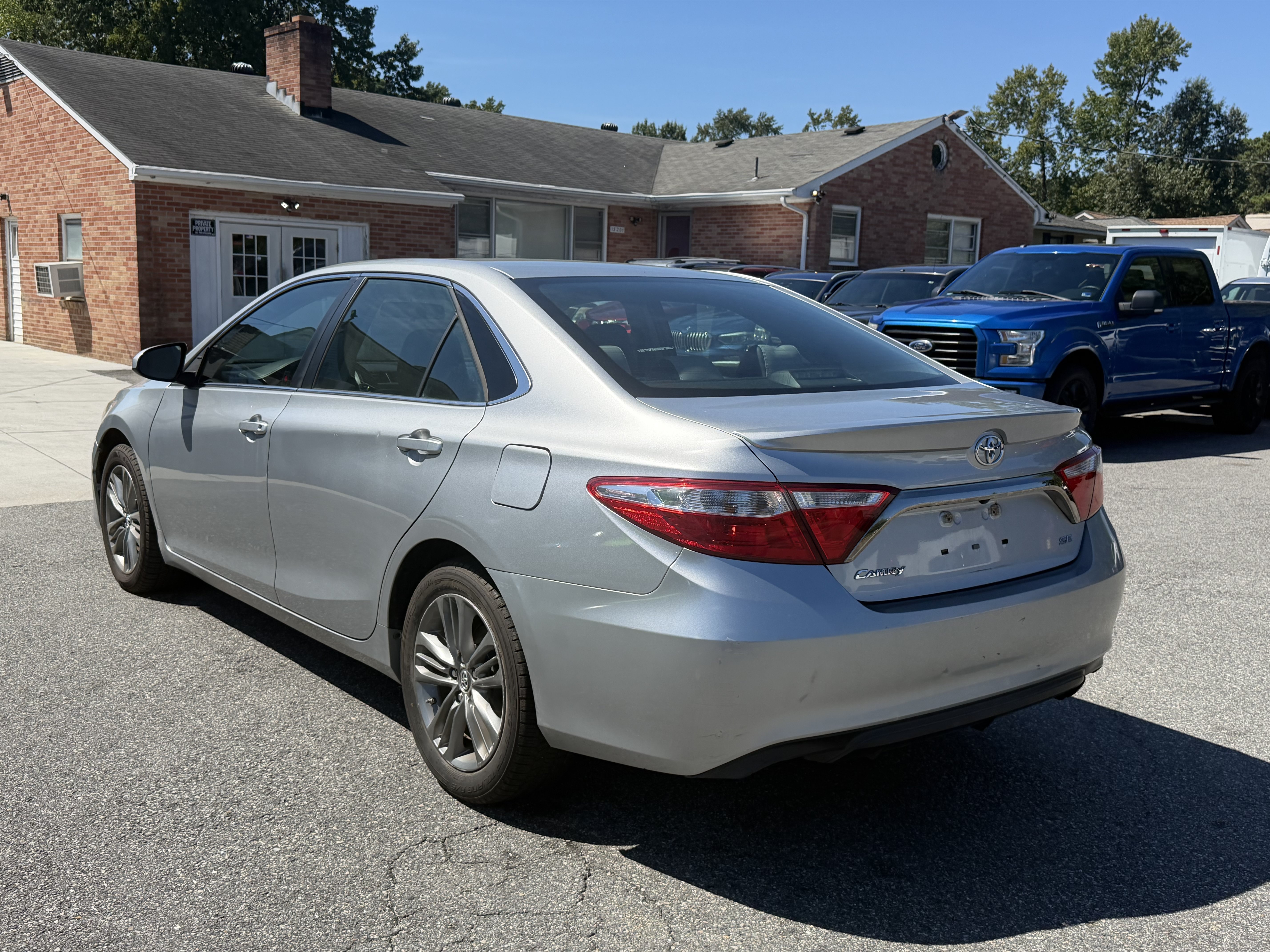 Used 2017 Toyota Camry SE FWD image 7