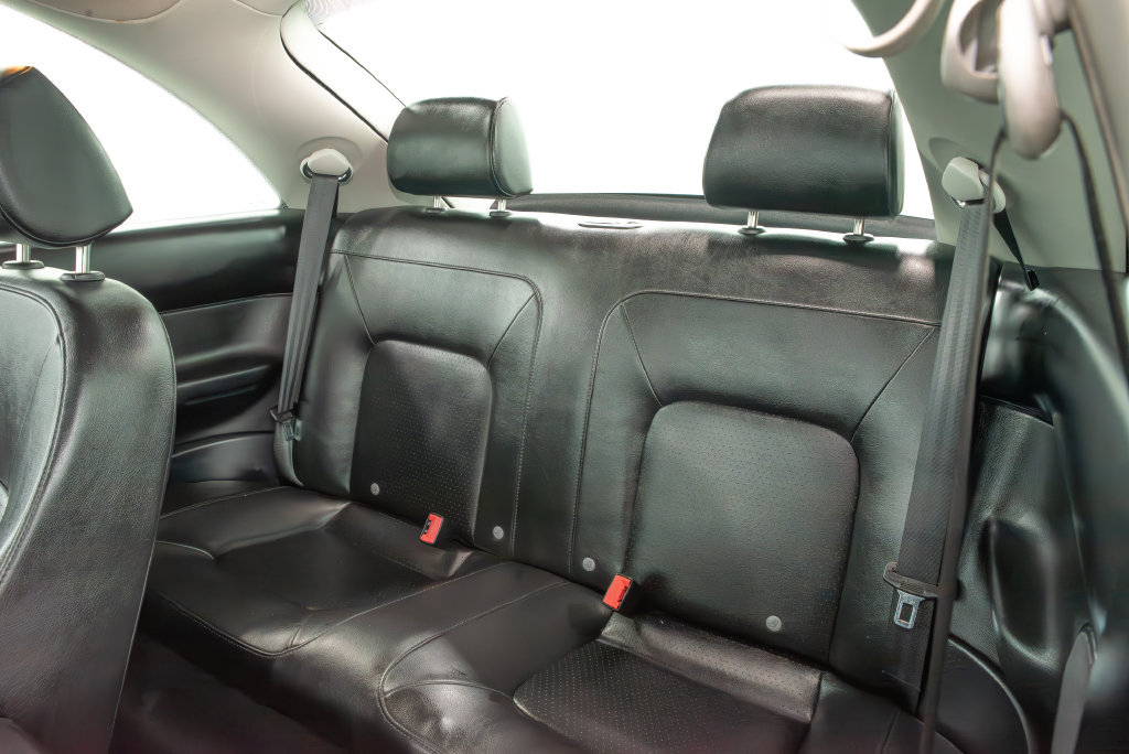 Used 2010 Volkswagen Beetle Coupe FWD image 7