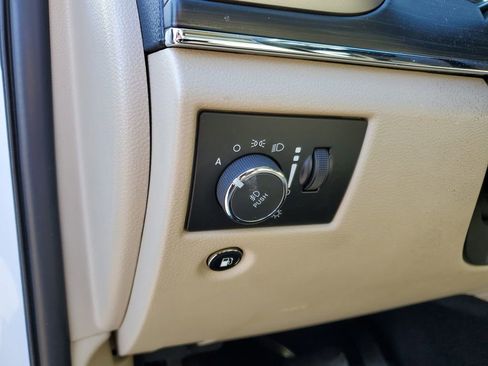 Used 2020 Jeep Grand Cherokee Limited image 10