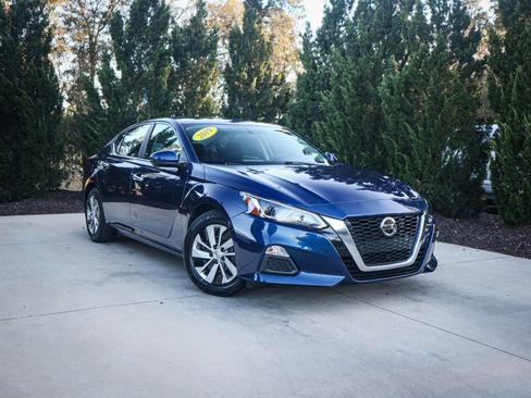 Used 2019 Nissan Altima 2.5 S image 2