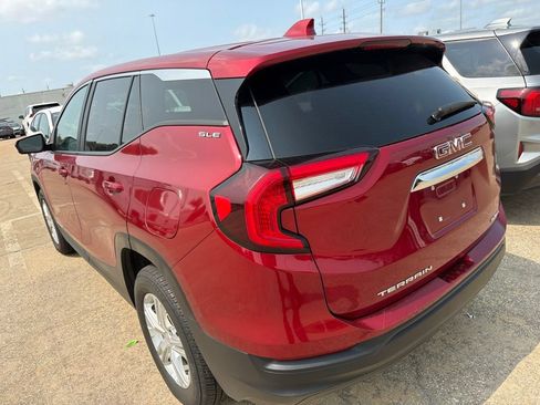 Used 2024 GMC Terrain SLE AWD/4WD image 4