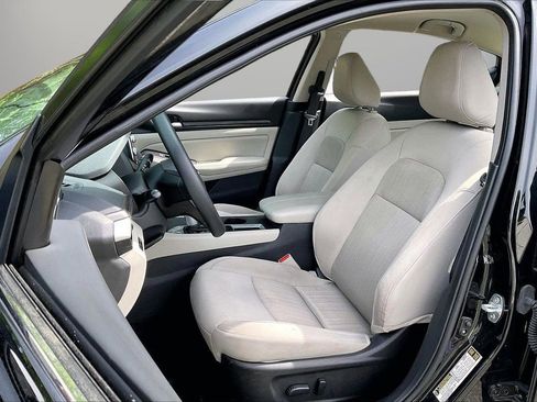 Used 2025 Nissan Altima 2.5 SV FWD image 20