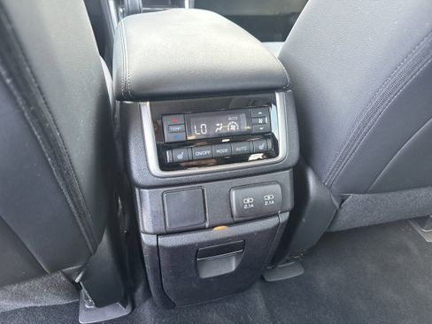Used 2020 Subaru Ascent Limited w/ Technology Package AWD/4WD image 18