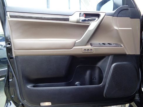 Used 2021 Lexus GX 460 Premium w/ Premium Package image 15