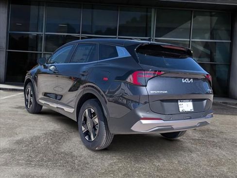 New 2026 Kia Sportage LX image 3