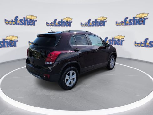 Certified 2022 Chevrolet Trax LT w/ LT Convenience Package AWD/4WD image 8