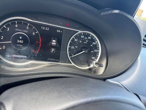 Used 2025 Nissan Versa SV w/ Trunk Package FWD image 40