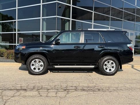 Used 2020 Toyota 4Runner SR5 Premium w/ Moonroof Package AWD/4WD image 6