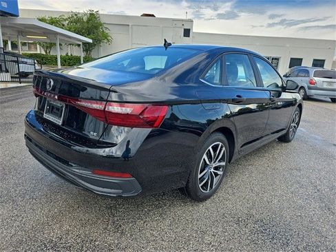 New 2025 Volkswagen Jetta SE image 3