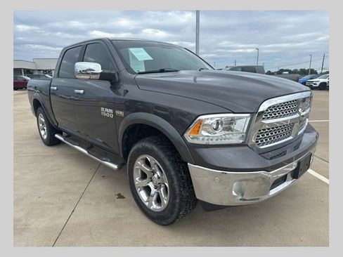 Used 2018 RAM 1500 Laramie AWD/4WD image 1