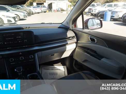 Used 2024 Kia Carnival LX FWD image 18