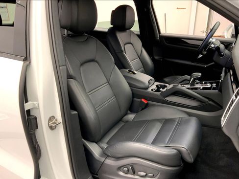 Used 2022 Porsche Cayenne E-Hybrid image 19