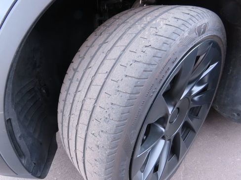 Used 2024 Tesla Model Y Long Range image 14