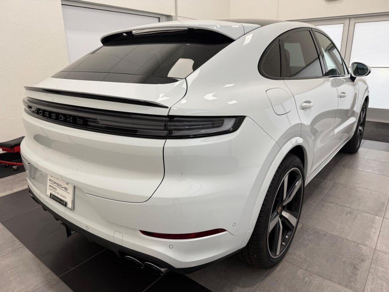 Certified 2026 Porsche Cayenne Coupe AWD/4WD image 7