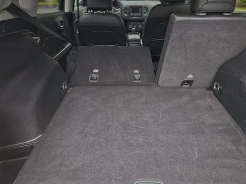 Used 2018 Jeep Compass Latitude image 6