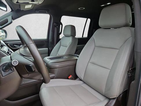 Used 2024 Chevrolet Suburban LT AWD/4WD image 16