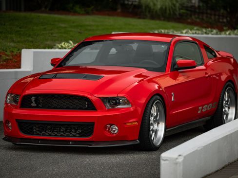 Used 2012 Ford Mustang Shelby GT500 w/ Electronics Pkg image 4