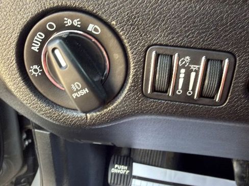 Used 2019 Chrysler 300 S RWD image 19