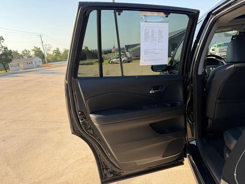 Used 2017 Honda Pilot Elite image 35